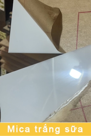 Tấm nhựa mica acrylic màu trắng sữa